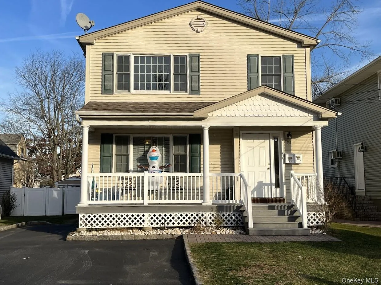 2 bed, 2.0 bath, 844 sqft, $3,000 — Photo 1