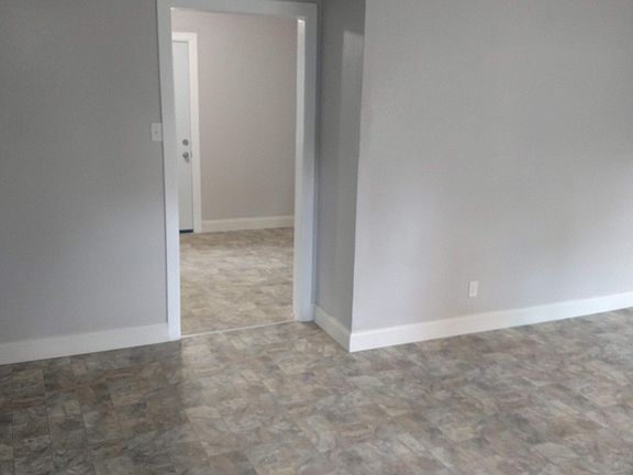 3rd image of 2742 Parkridge St