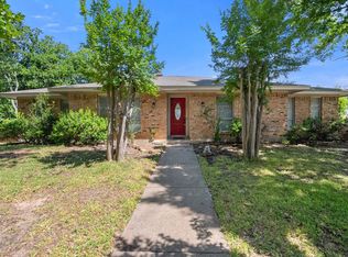 1502 Austrian Rd, Grand Prairie, TX 75050