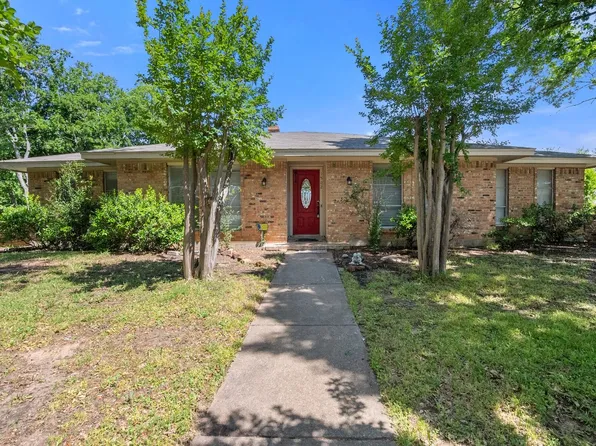 1502 Austrian Rd, Grand Prairie, TX 75050