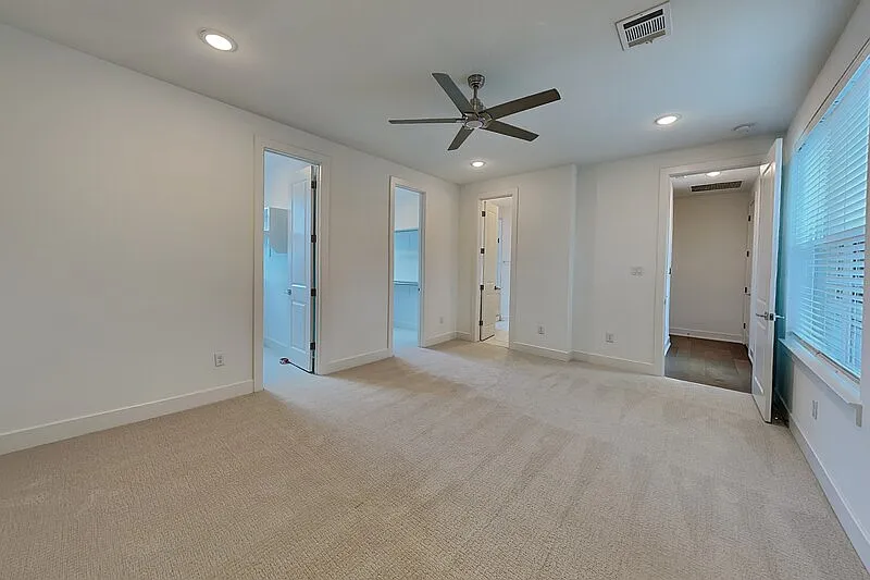 3 bed, 3.0 bath, 1861 sqft, $3,150 — Photo 4
