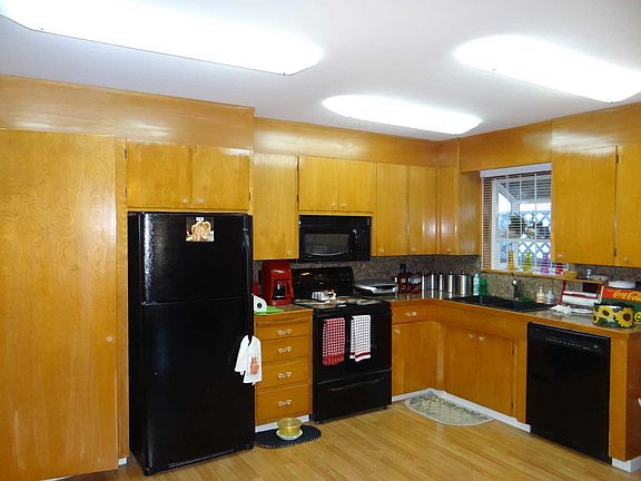 4th image of 375 Zinfandel Dr