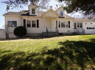 25 A St, Warren, MA 01083