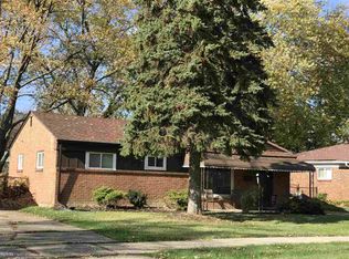 21747 Dexter Ct, Warren, MI 48089