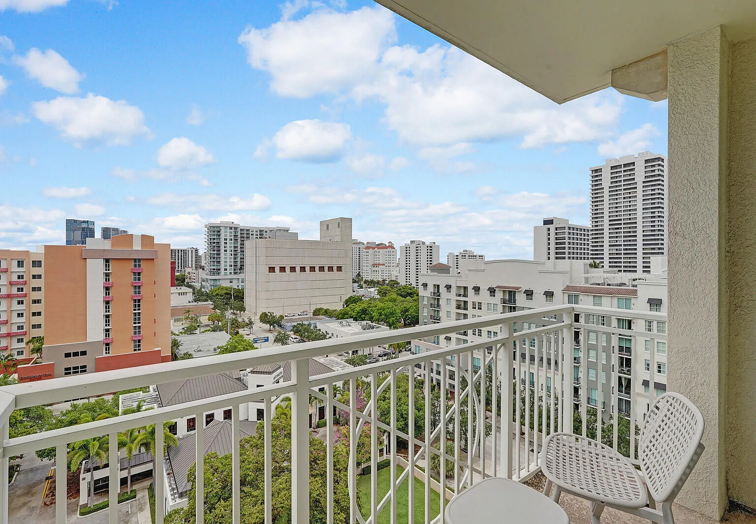 2 bed, 2.0 bath, 1045 sqft, $3,750 — Photo 3