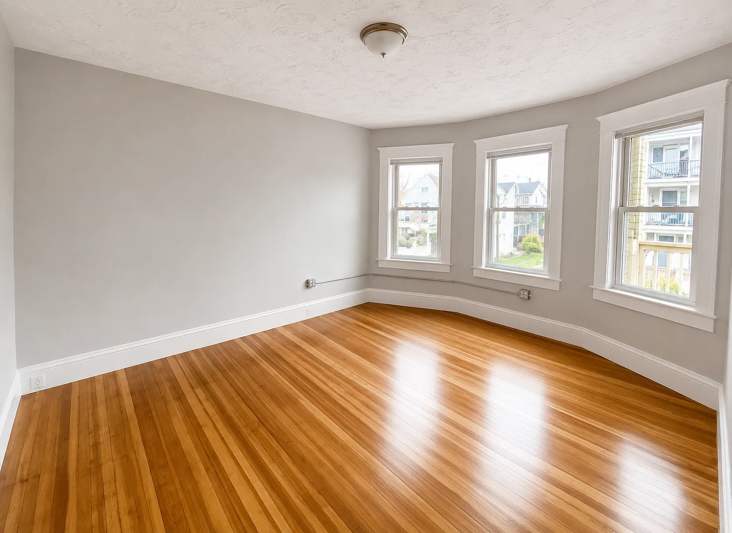 5 bed, 1643 sqft, $4,500 — Photo 2