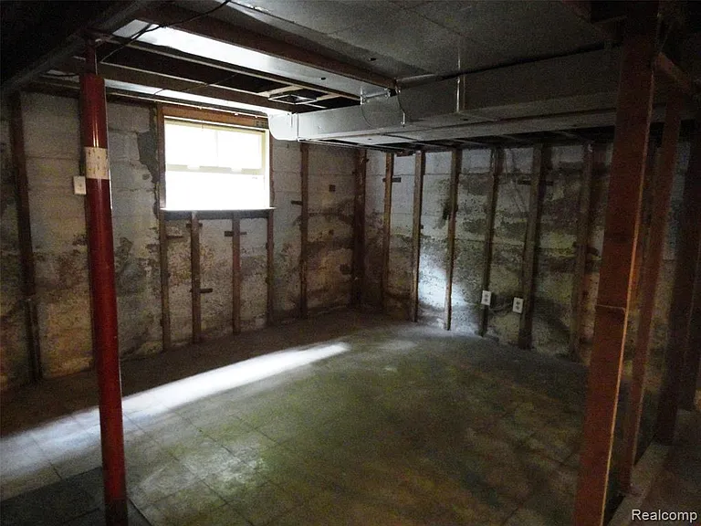 1726 Lyka St — Photo 21