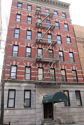 96 Perry Street