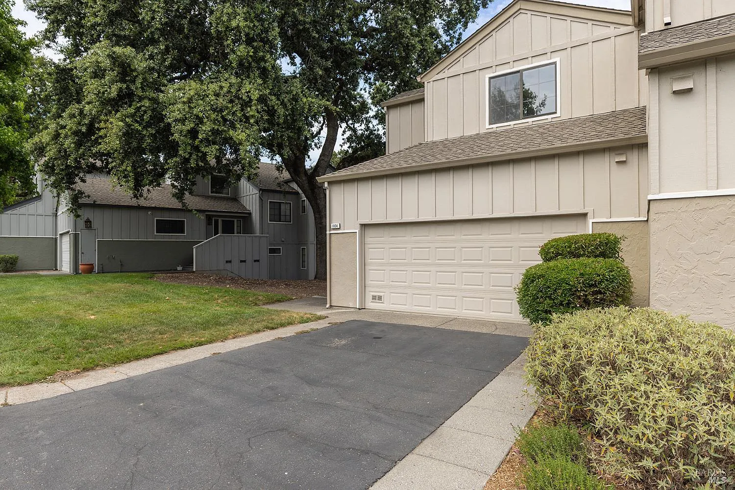 1004 Princeton Drive - Photo 4