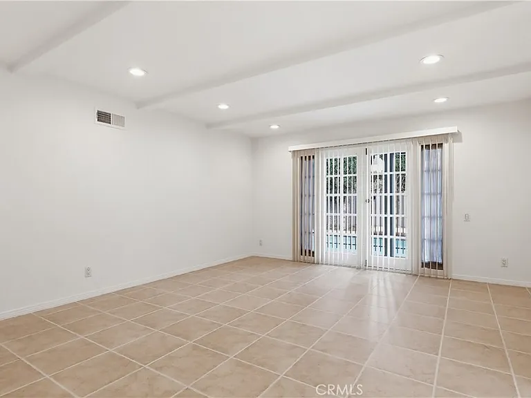 18102 Hatteras St — Photo 20