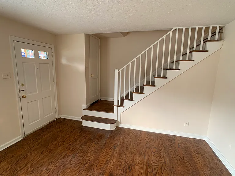 1691 Valley Ave — Photo 8
