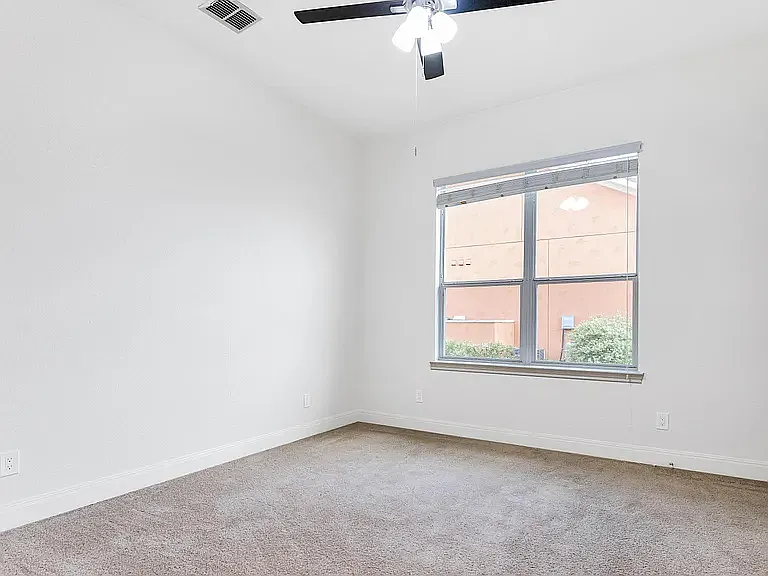 24711 Faraday — Photo 31