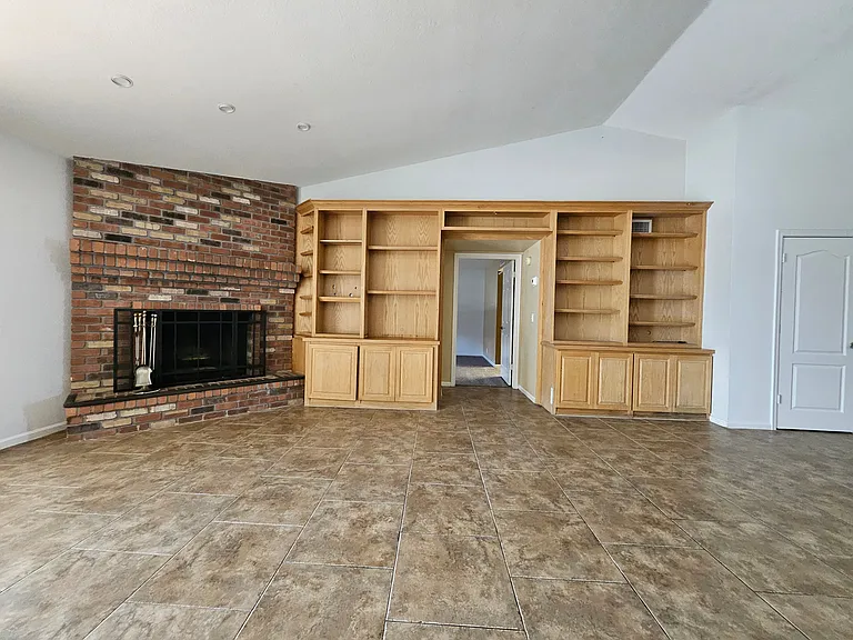7419 W Dahlia Dr — Photo 4