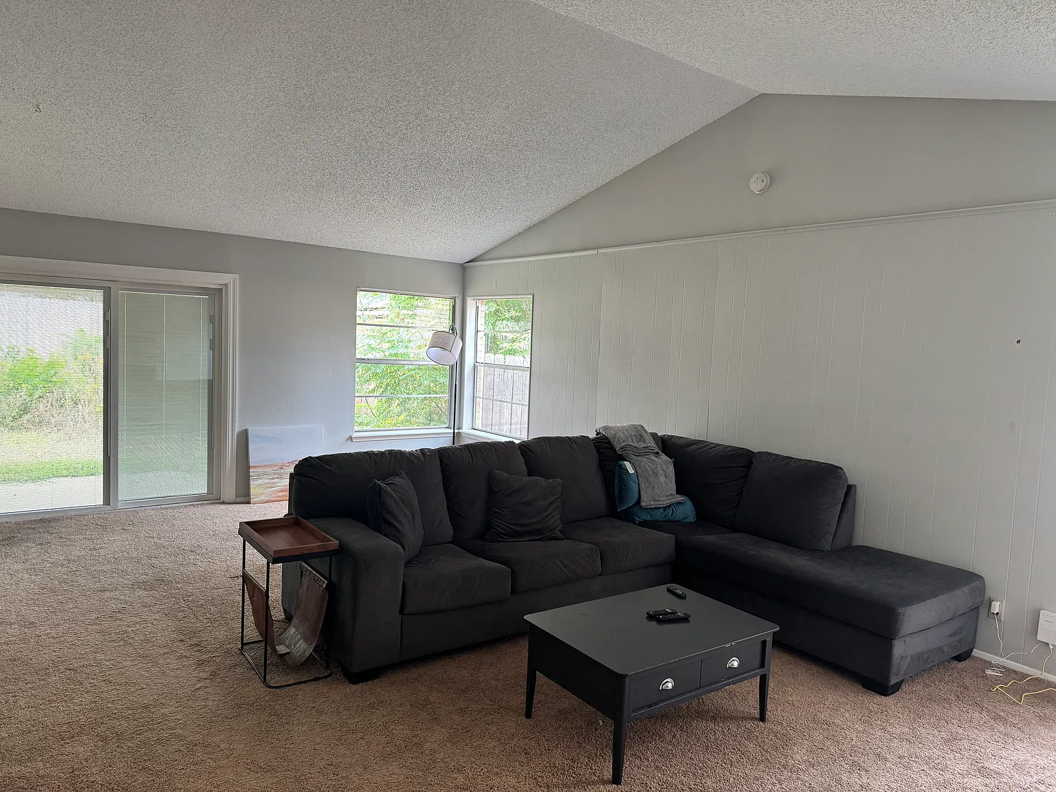 3 bed, 1411 sqft, $1,975 — Photo 3
