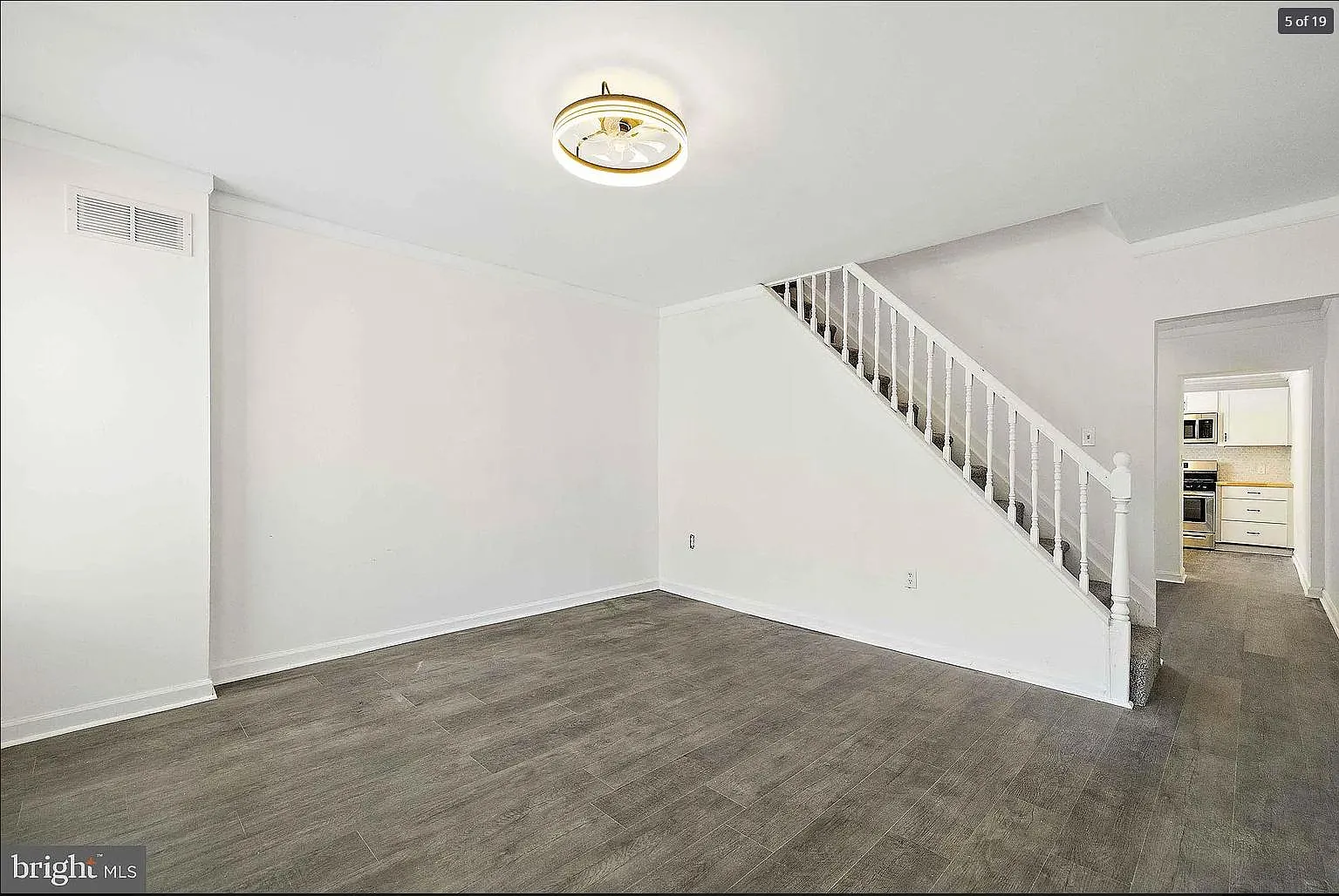 2 bed, 900 sqft, $1,550 — Photo 3