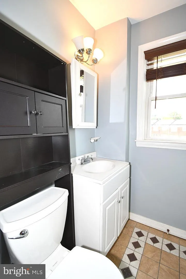 4 bed, 2.5 bath, 1780 sqft, $2,350 — Photo 3