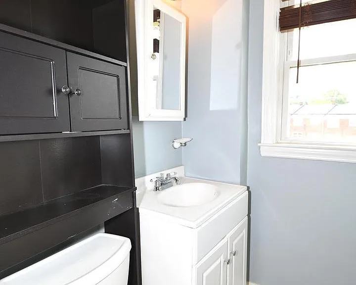 1410 N Forest Park Ave — Photo 3