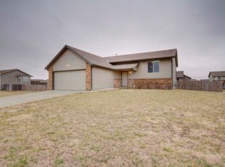 5415 Elmhurst Cir, Wichita, KS 67216