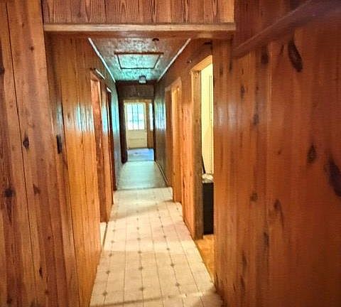 8th image of 2286 McLeod Rd