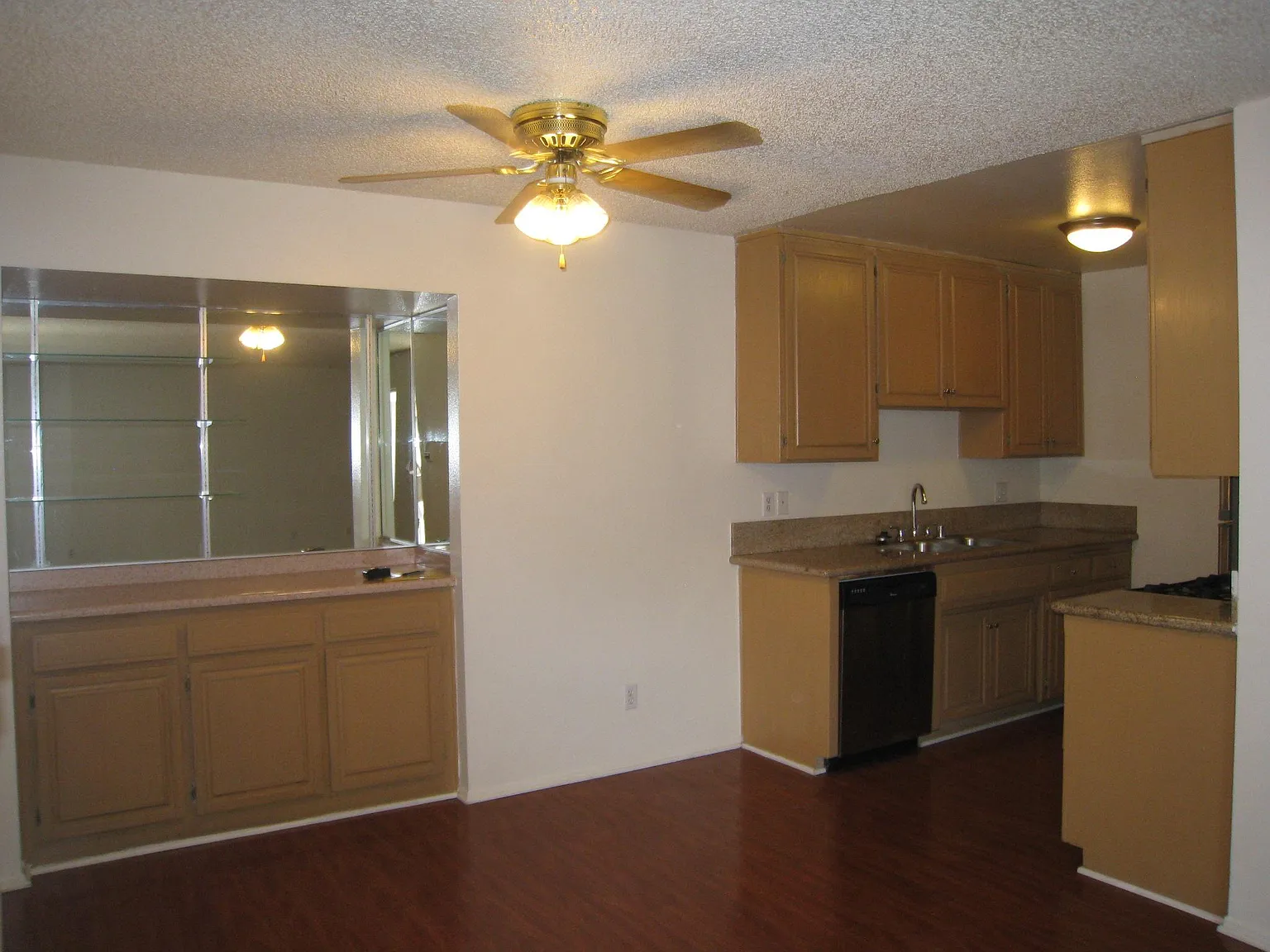 6590 Hazeltine Ave — Photo 1
