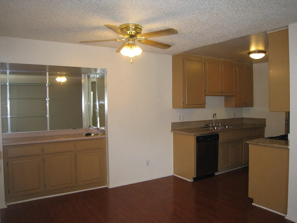 6590 Hazeltine Ave #306