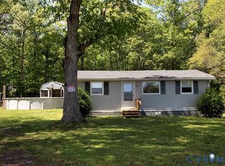 95 Fish Brax Ln, Hague, VA 22469