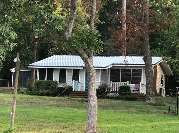 153 County Road 3152, Jacksonville, TX 75766
