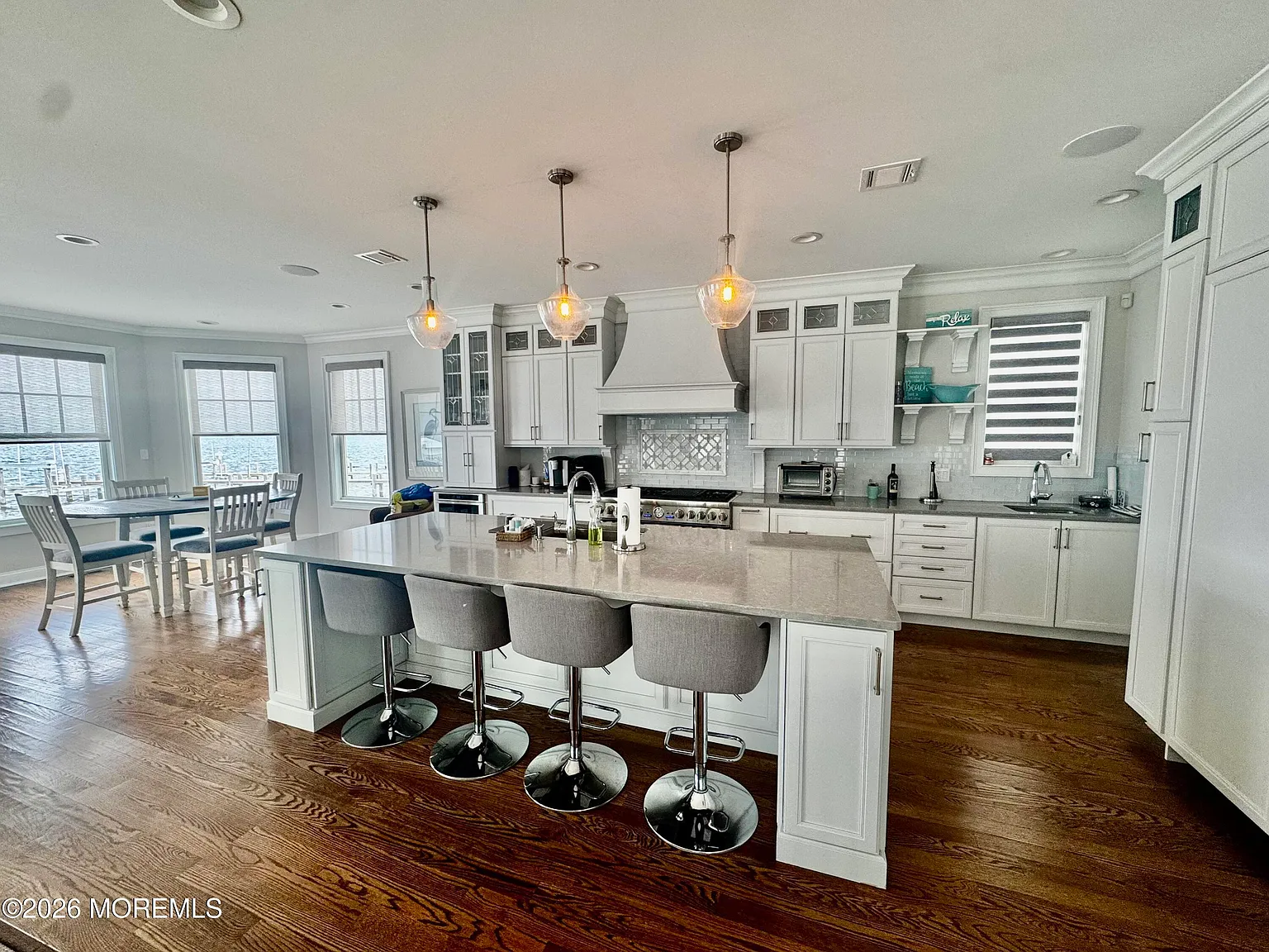 4 bed, 5.5 bath, 3080 sqft, $11,000 — Photo 2
