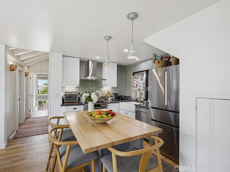 450 Ruby St — Photo 4