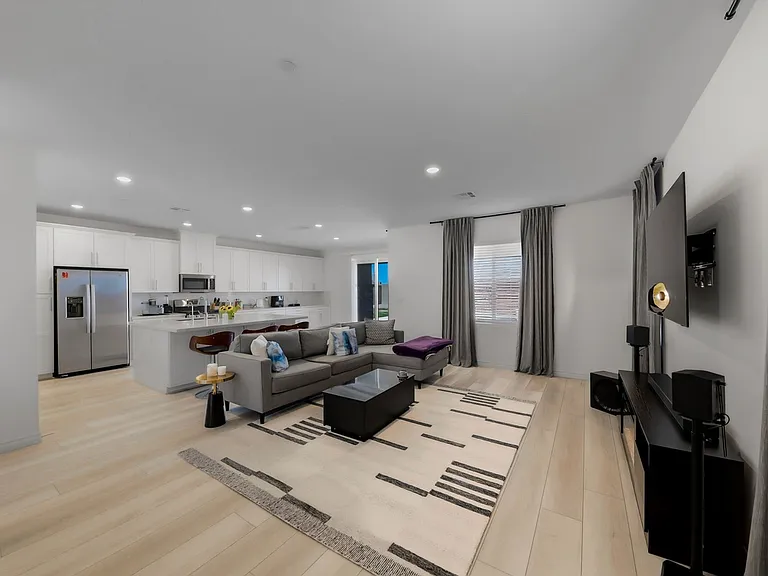 290 Robson Ridge Ln — Photo 8