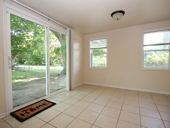 5th image of 8441 Watson St