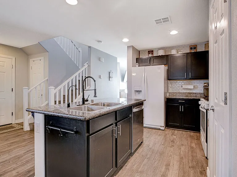 1045 Spotted Saddle St — Photo 12