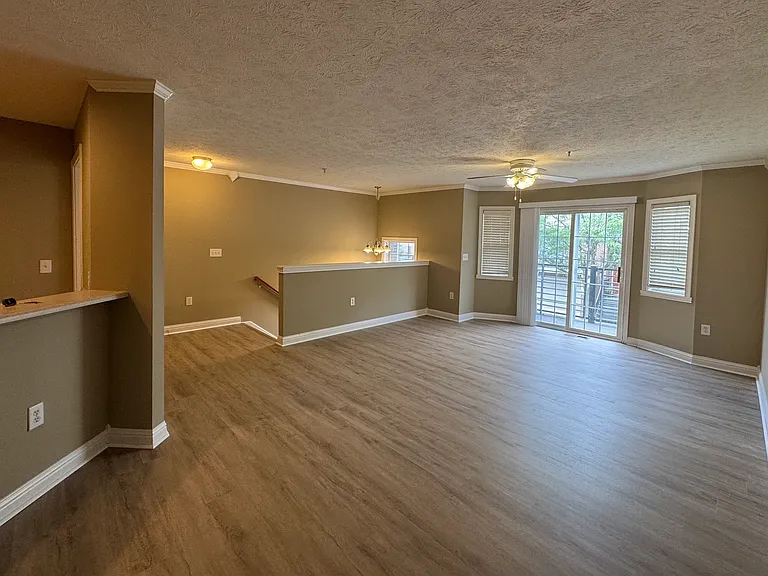 1475 Autumn Oak St — Photo 2