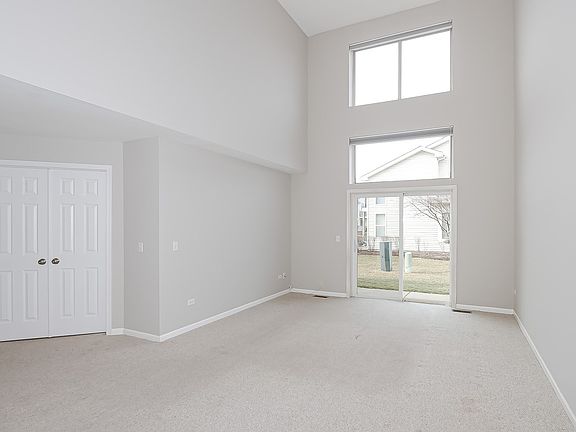 5th image of 1118 Hawthorne Ln #1118