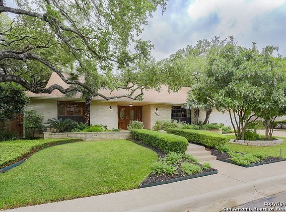 2nd image of 13154 N Hunters Cir