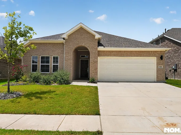626 Cari Ln — Photo 1