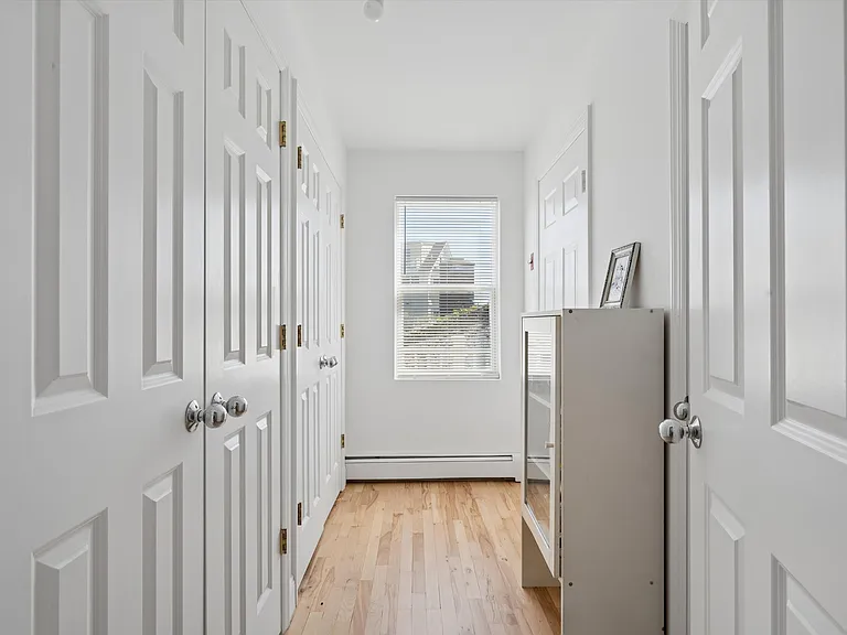 898 Dune Rd — Photo 11