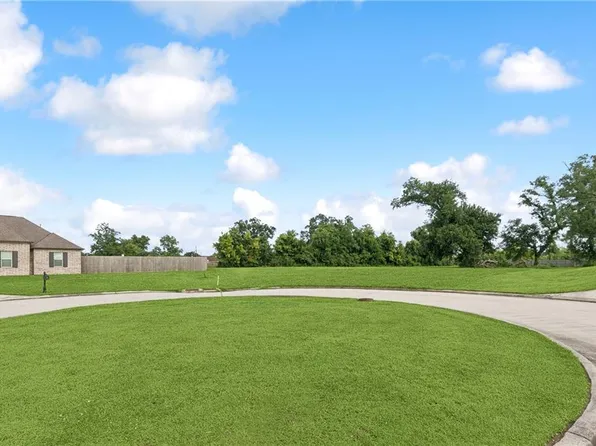 19 E Kori Ln, Westwego, LA 70094