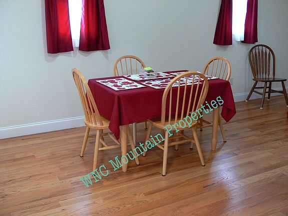 5th image of 807 Temon St
