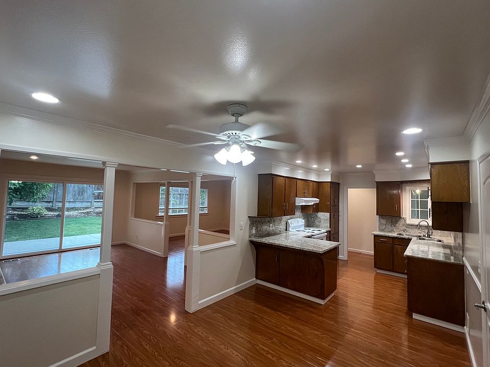 Breakfast Area, Family Room, Kitchen, Living Room Open Areas