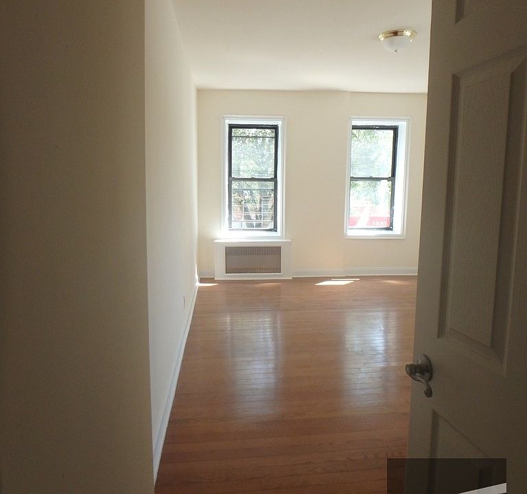1st image of 1035 Washington Ave APT 1B