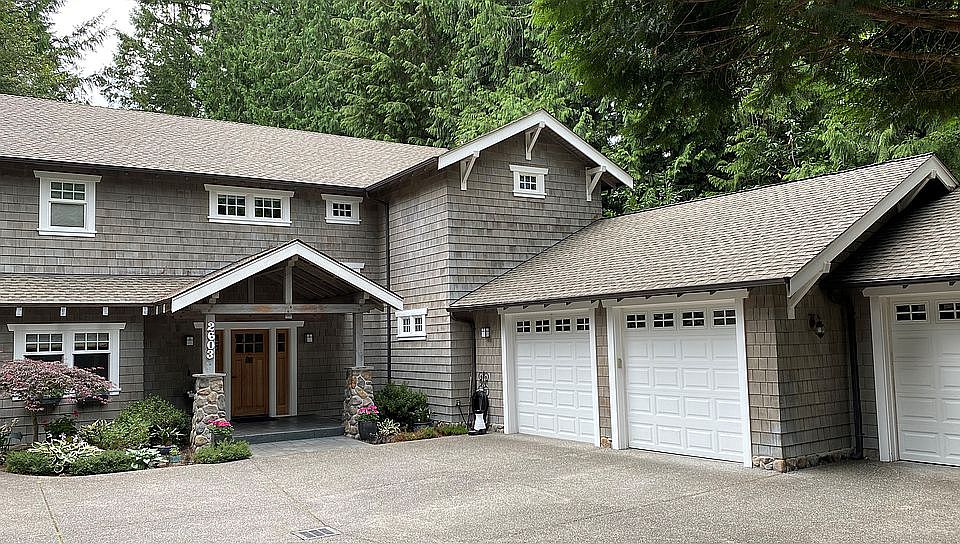 1st image of 2603 E Beaver Lake Dr SE