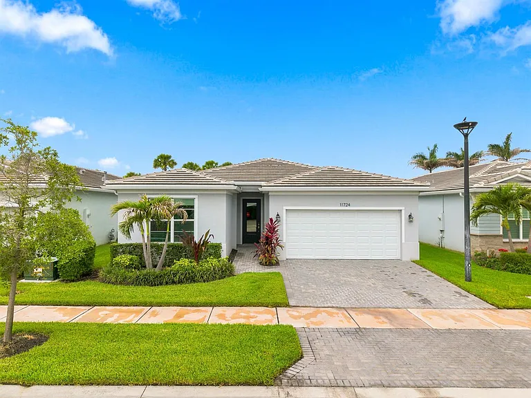 11724 SW Aquila Way — Photo 42