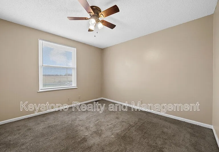 1070 Pembroke Oak Grove Rd #27 — Photo 12