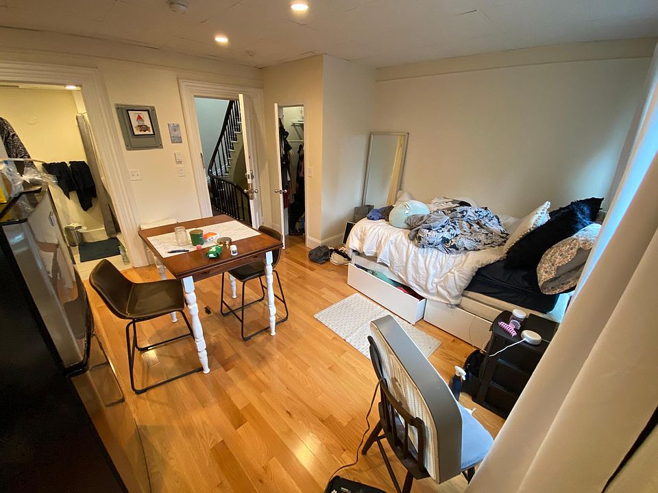 2nd image of 70A Pinckney St #6