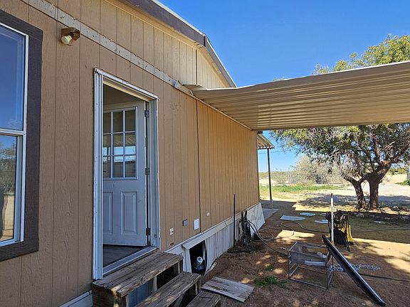 2nd image of 7983 N Team Roper Rd