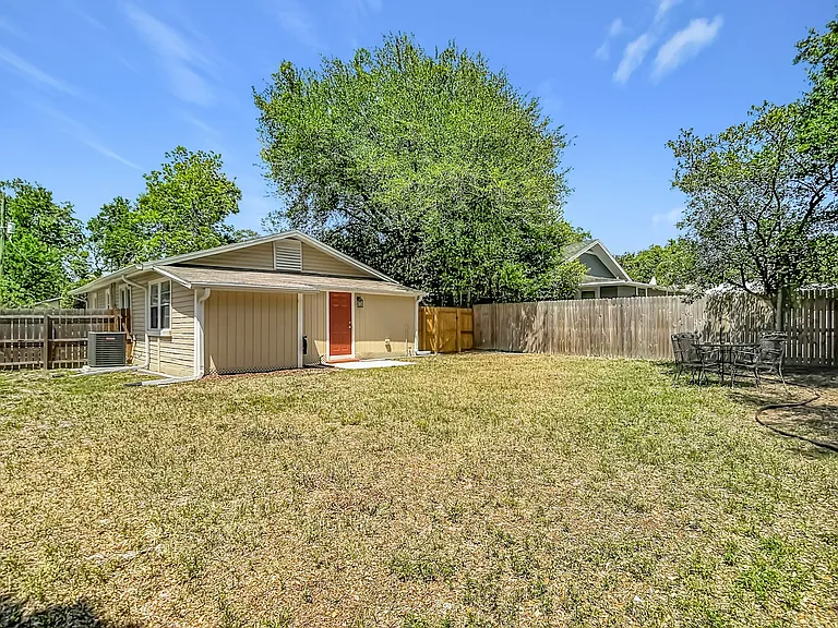 115 E Lambright St — Photo 34