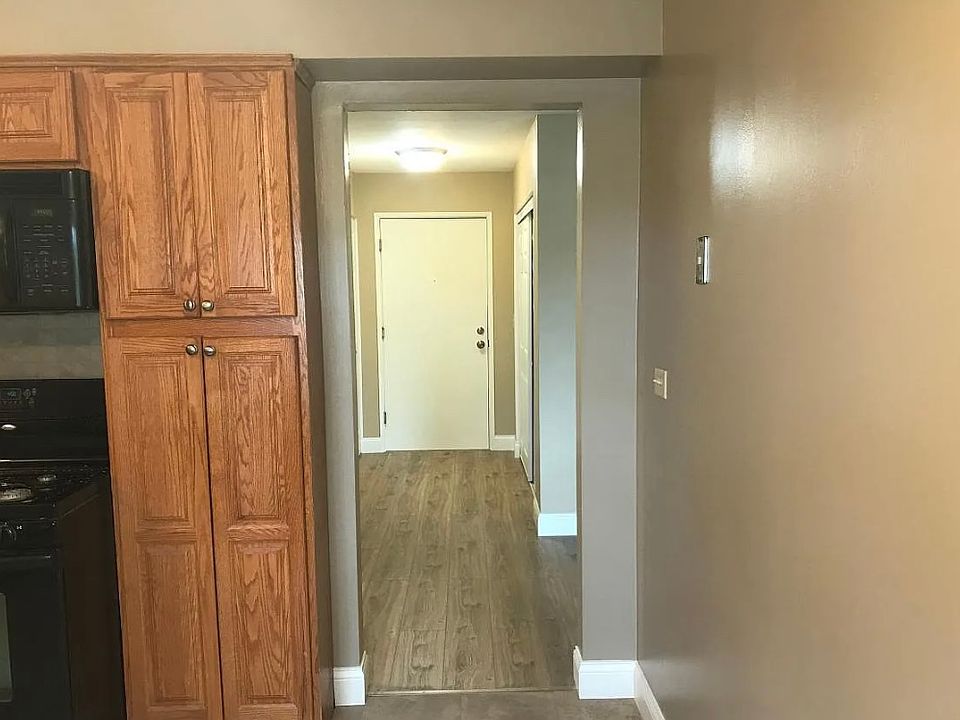2nd image of 1301 S Finley Rd APT 202