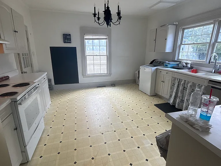 504 Crawfordville Rd — Photo 3
