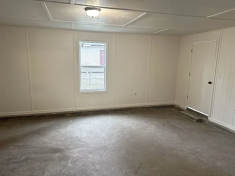 516 E South St — Photo 6